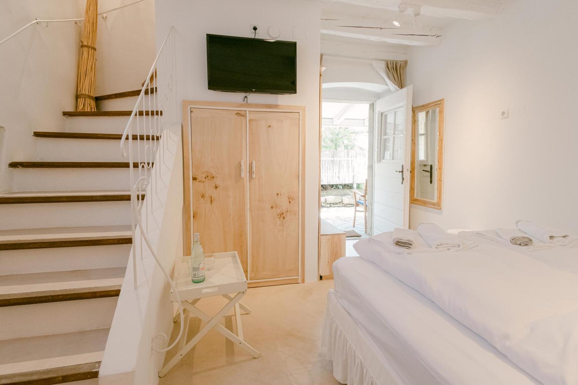 Pavi Apartments Romantic Stone House K13 Корнич Экстерьер фото